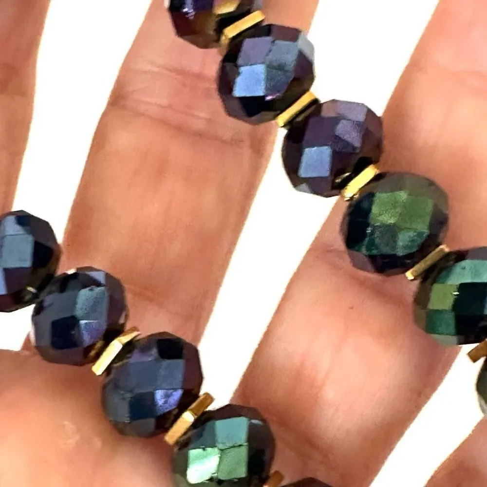 Iridescent beaded stretchy bracelet